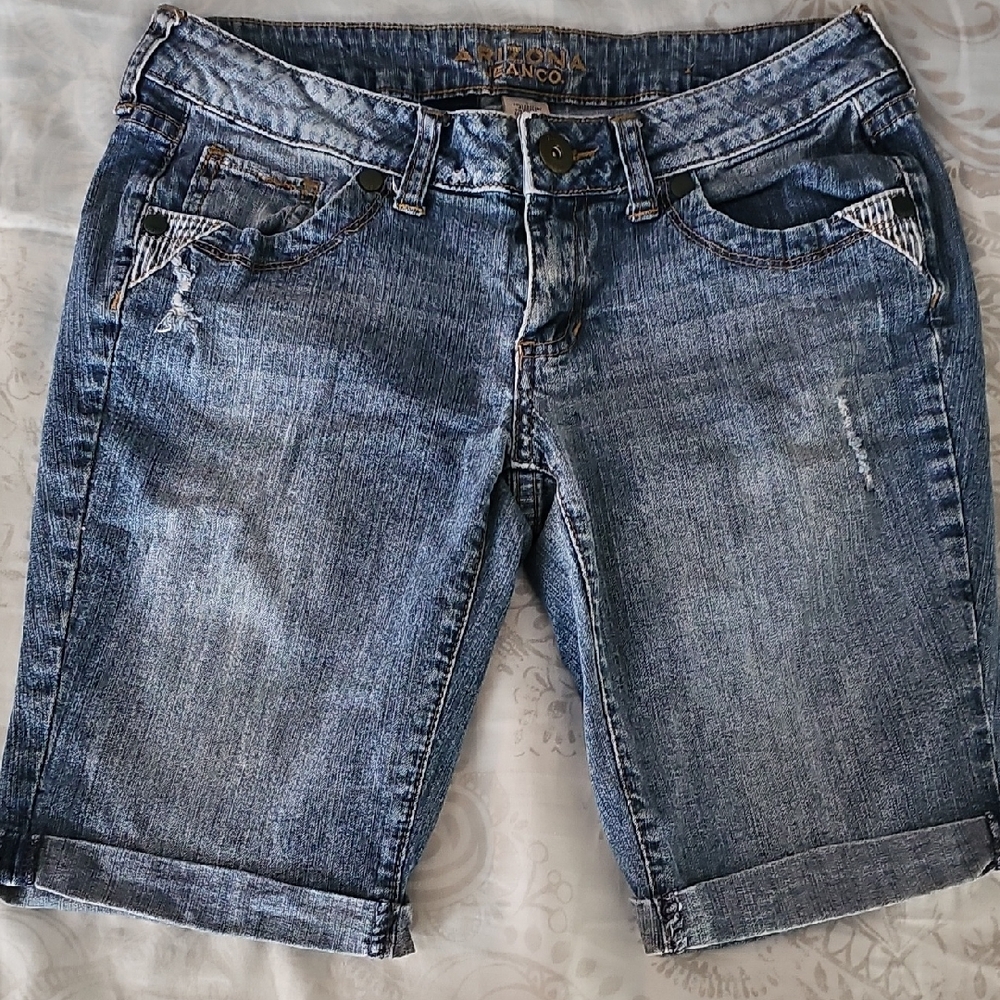 Arizona Jean Company, Junior Size 7, Distressed Blue Denim Bermuda Shorts